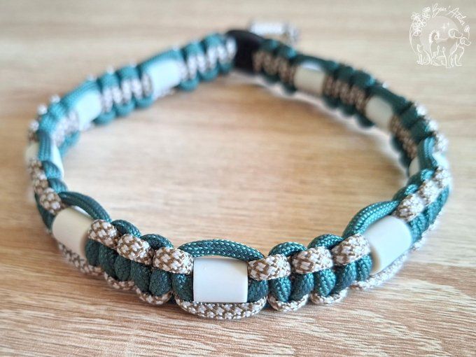 CHIENS _ COLLIER ANTI TIQUE & PUCE _ A adopter