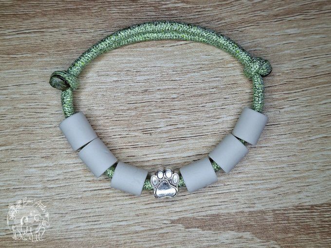 CHIENS _ COLLIER ANTI TIQUE & PUCE _ A adopter