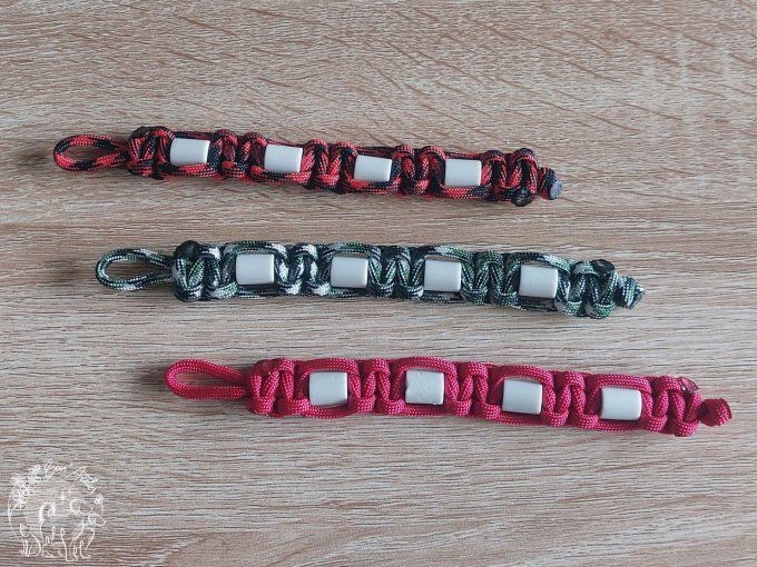 CHEVAL _ ACCROCHE CRINS ANTI TIQUE ET PUCE _ V1 _ Sur mesure