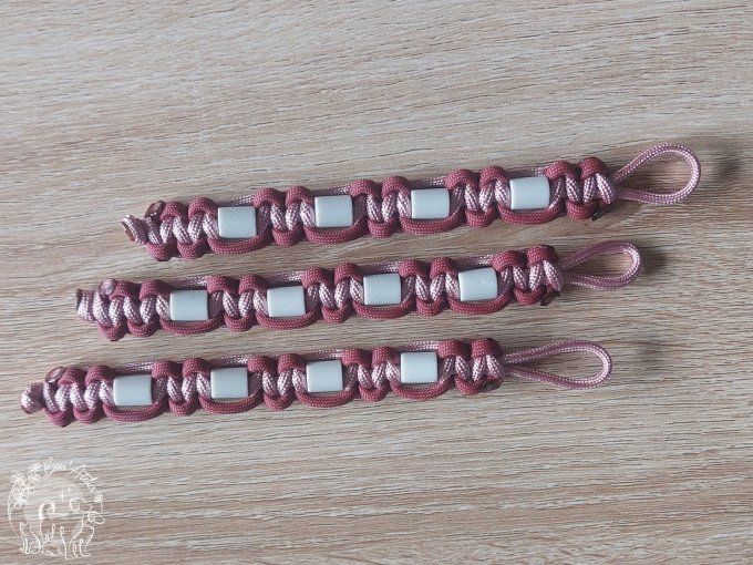 CHEVAL _ ACCROCHE CRINS ANTI TIQUE ET PUCE _ V1 _ Sur mesure